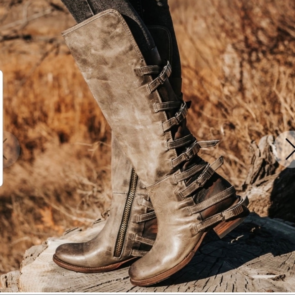 Freebird Waterford size 9.  Fits wider calf. EUC